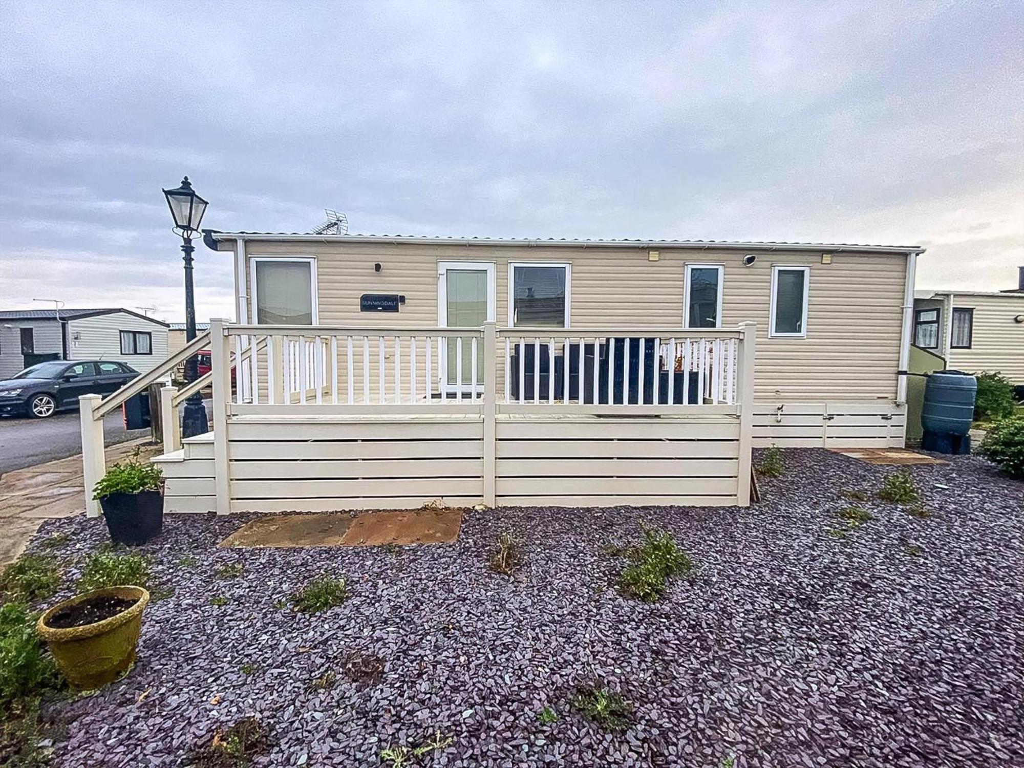 ホテル Lovely 6 Berth Caravan With Decking And Wifi In Kent, Ref 47017C ウィスタブル エクステリア 写真
