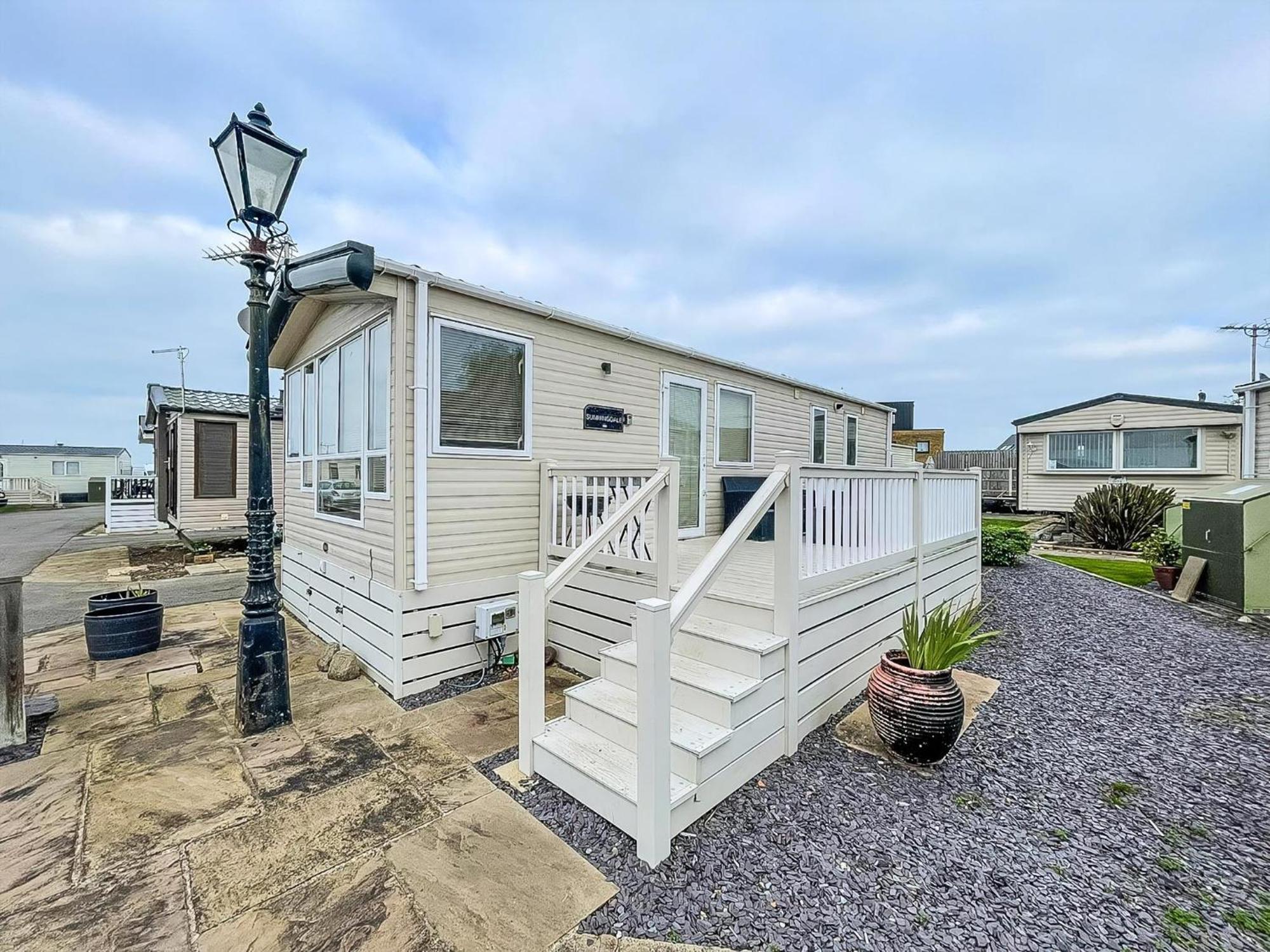 ホテル Lovely 6 Berth Caravan With Decking And Wifi In Kent, Ref 47017C ウィスタブル エクステリア 写真